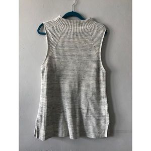 Sleeveless Grey & White Artisan NY Tunic